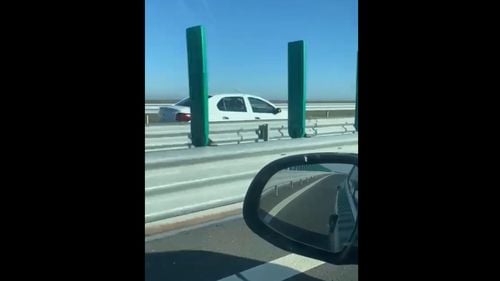 Un bărbat a fost amendat cu aproape 1500 lei și a rămas fără permis patru luni după ce a mers pe contrasens pe drumul expres Craiova-Pitești