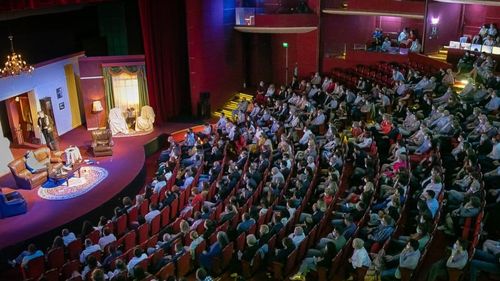 Premiera spectacolului "Mary Stuart", în regia lui Andrei Şerban - joi şi vineri, pe scena Teatrului Naţional / Joacă, printre alții, actorii Ofelia Popii, Raluca Aprodu și Mihai Călin