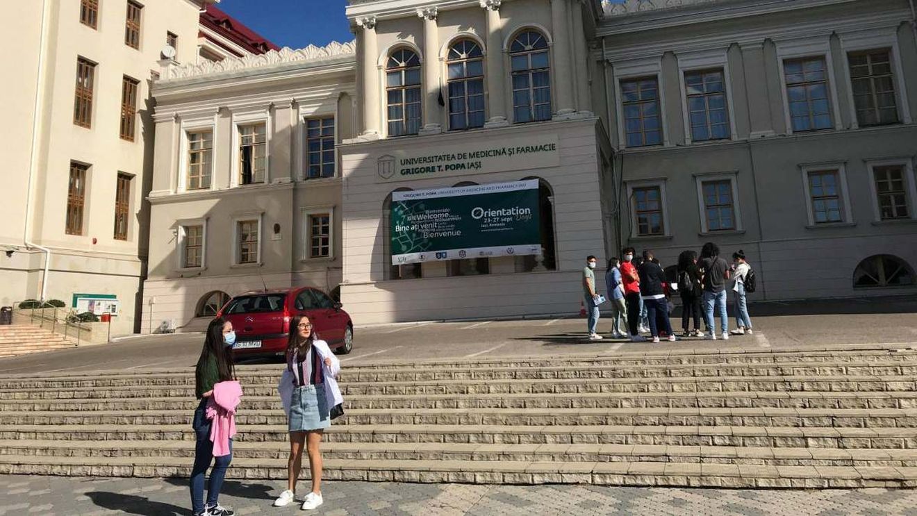 Studenții și profesorii de la Universitatea de Medicină Iași pot participa la sesiunea de examene doar dacă prezintă dovada vaccinării, teste negative PCR sau antigen, ori adeverință că au trecut prin boală