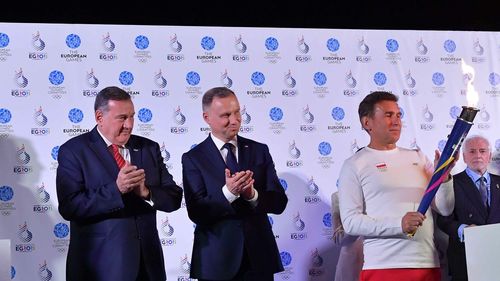 Flacăra pentru Jocurile Europene de la Cracovia s-a aprins la Roma. Președintele polonez Andrzej Duda a salutat decizia excluderii sportivilor ruși și bieloruși