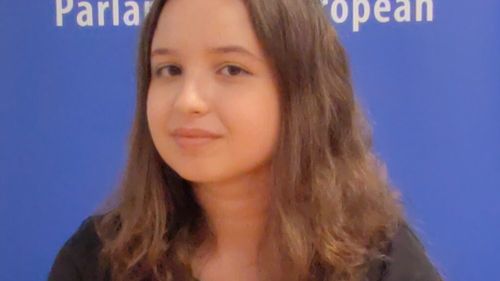 VIDEO Bianca, o tânără de 19 ani, despre cum se pot implica tinerii în procesul electoral al alegerilor din Uniunea Europeană în 2024: „Dacă fiecare gândește că nu poate face diferența, la final, o să ne adunăm și chiar nu o să putem face diferența”