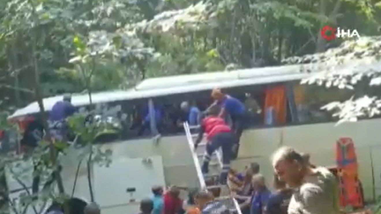 Accident grav de autocar în Turcia: cinci persoane au murit, alte 36 au fost rănite