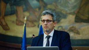 Valentin Lazea, economist-șef al Băncii Naționale a României: În cazul profesorilor și medicilor a fost justificată creșterea salariilor