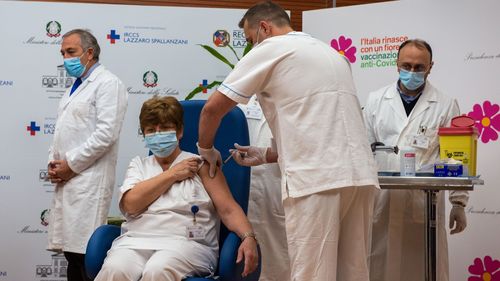 VIDEO Victoria teoriei conspirației în Belgia: Jumătate dintre infirmierii și asistenții medicali din partea francofonă refuză imunizarea