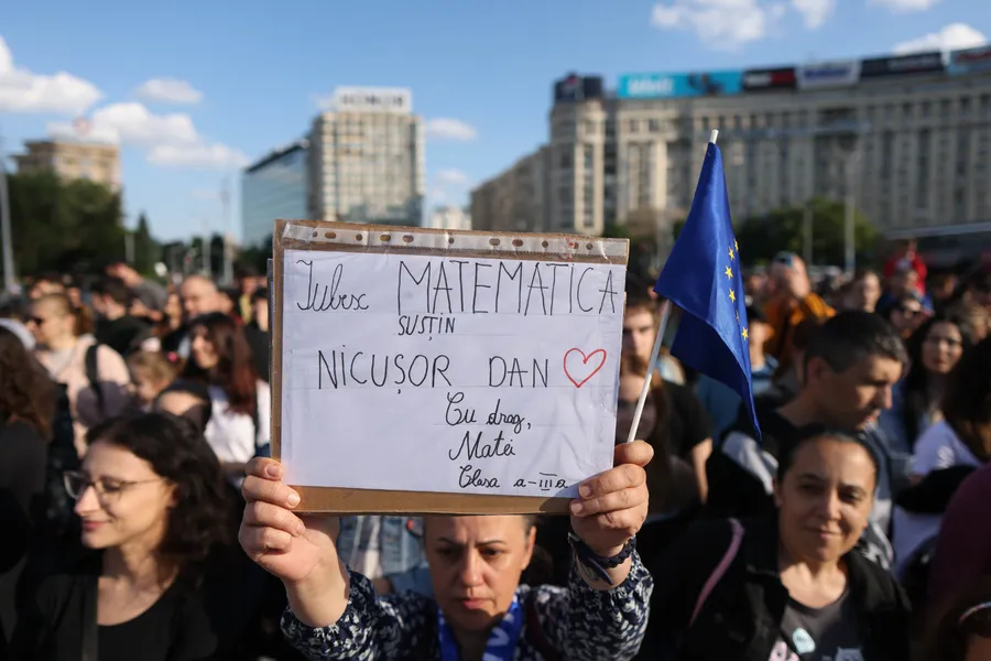 miting electoral nicusor dan piata victoriei bucuresti