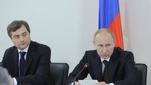 Arhitectul putinismului, Vladislav Surkov, a revenit în public după ani de tăcere