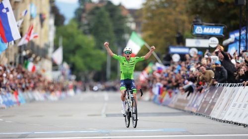 Slovenul Tadej Pogačar a devenit campion mondial la ciclism după victoria din cursa masculină de pe șosea de la Zurich