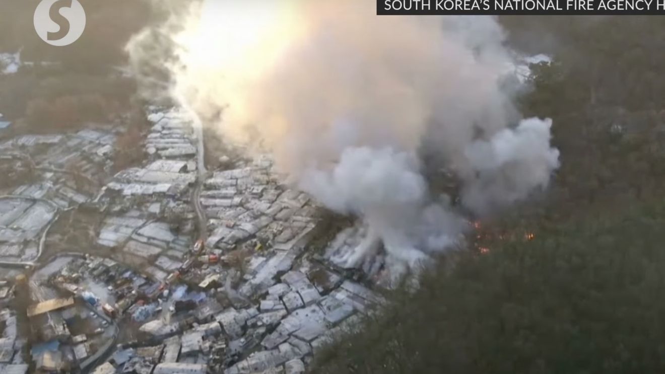 Coreea de Sud: Cel puţin 120 de locuinţe din Seul au fost evacuate, după ce un incendiu de pădure a căpătat proporții