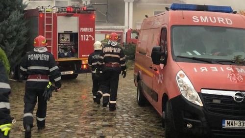 Târgu Mureş: Incendiu la o hală de lângă calea ferată. Un bărbat a fost găsit carbonizat