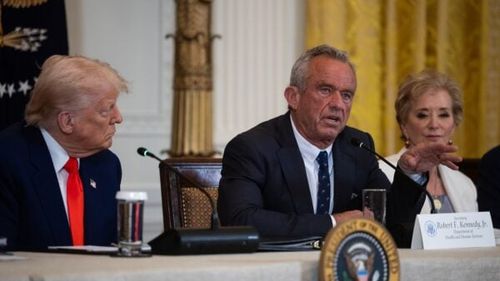 Ideea radicală a lui Robert F. Kennedy Jr. de a lăsa gripa aviară să se răspândească provoacă reacții dure în lumea științifică