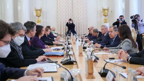 Miniștrii de externe ai Rusiei și Germaniei, replici dure într-o conferință de presă comună la Moscova: „Aşteptăm răspunsurile care ne-au fost promise” /  „Este greu să nu vezi” cei 100.000 de soldați ruși de la granița ucraineană „ca pe o amenințare”