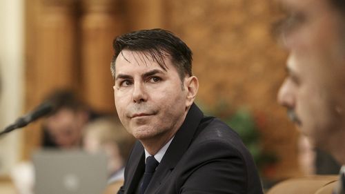 Judecătorul CCR Gheorghe Stan zis Geani este doctorandul deputatei Verginia Vedinaş de la SOS, formaţiunea condusă de extremista pro-rusă Diana Şoşoacă / Vedinaș e beneficiară de pensie specială, de la Curtea de Conturi