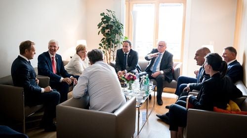 Il Giornale: Aceasta este noua Europă a "faliţilor" / ”Această Europă nouă, creată la masa de lucru a negocierilor Consiliului European, de axa franco-germană și în încăperile secrete ale partidelor, este o instituție care se naşte deja şchiopătând”