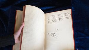 Manuscrisul original al unuia dintre cele mai cunoscute romane cu Sherlock Holmes ar putea ajunge la valoarea de 1,2 milioane de dolari la o licitație