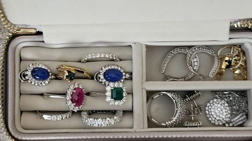 Directoarea generală de la Compania pentru Controlul Cazanelor, propunere de arest la domiciliu în dosarul delapidării de 9 milioane de lei / Sechestru pe bijuterii evaluate la zeci de mii de euro, pentru recuperarea prejudiciului