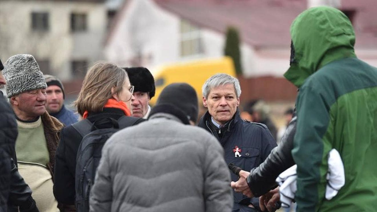 Cioloş despre candidatura la prezidenţiale: E o posibilitate, pot să fie şi altele/ Mergem în parteneriat cu USR și pentru prezidențiale