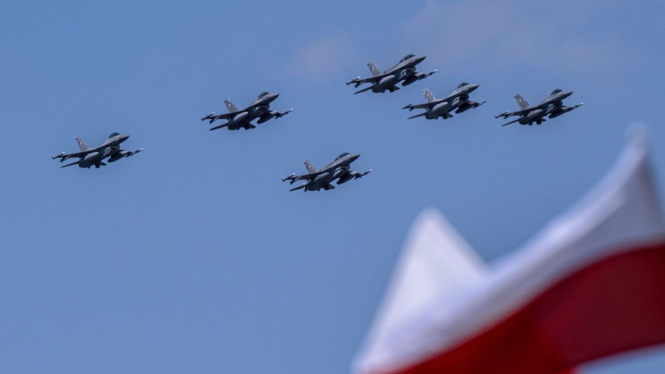 Polonia: Incursiunile dronelor rusești au fost teste pentru NATO, avertizează ministrul de externe Sikorski