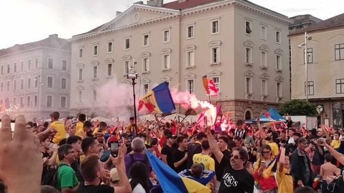 VIDEO & FOTO: Mii de timișoreni au trăit emoțiile calificării României în optimile de la EURO 2024, în Piața Libertății