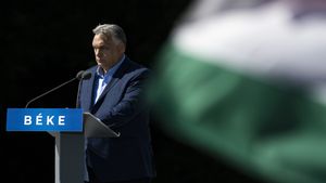 Viktor Orban, criticat dur în Ungaria pentru sprijinul acordat candidatului extremist George Simion: Orbán este gata să-i trădeze pe maghiarii din Transilvania / A scuipat în față maghiarii din străinătate