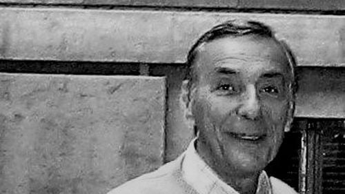 Text interzis pudibonzilor scris de un român din Suedia. Despre plăcuțele de înmatriculare și diferite falsități