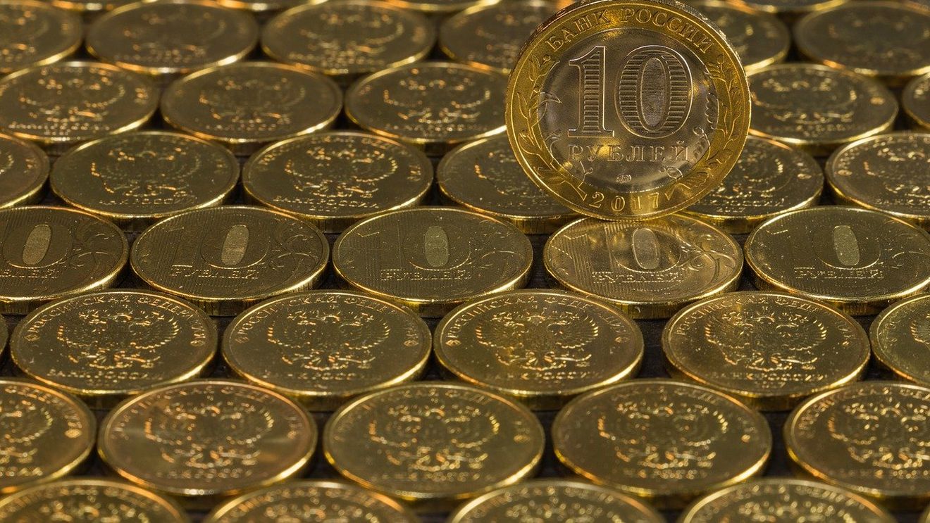 Rubla se îndreaptă spre cea mai mare pierdere zilnică din martie 2020