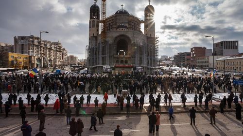 FOTO: Imagini impresionante, sâmbătă, la Cluj, de la înmormântarea Episcopului Florentin Crihălmeanu