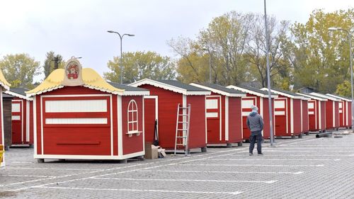 Olguța Vasilescu organizează Târgul de Crăciun din Craiova în plină pandemie de COVID-19/ Mai multe orașe din țară au anulat festivitățile de iarnă