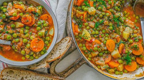 Mâncare românească de mazăre, ca la mama acasă / Un preparat simplu, hrănitor și încărcat de nostalgie