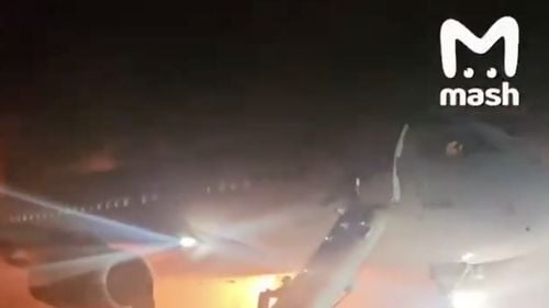Un avion de pasageri rusesc a luat foc după aterizarea în Turcia