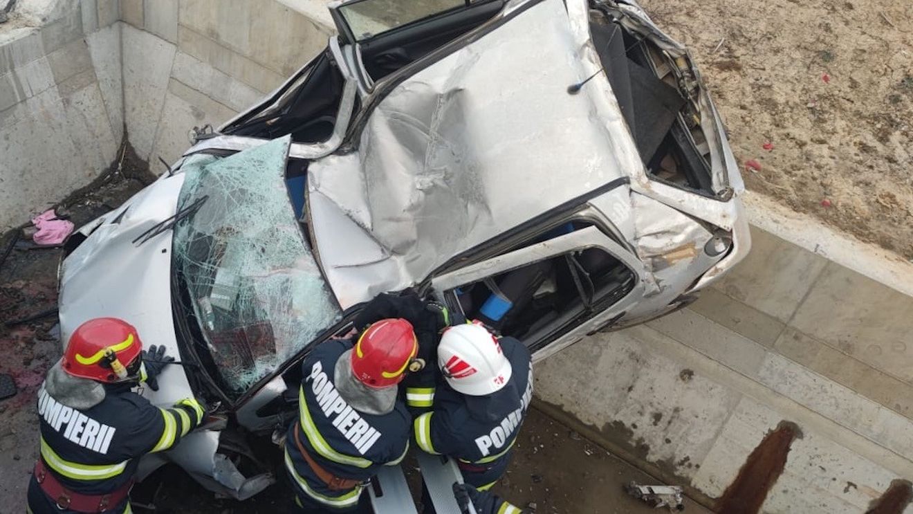 Ministrul de Interne: ”Asistăm la un adevărat carnagiu pe şosele. În ultimii trei ani, zi de zi, au avut loc în medie 18 accidente grave” / ”Zilnic, mor 5 oameni în accidente rutiere”