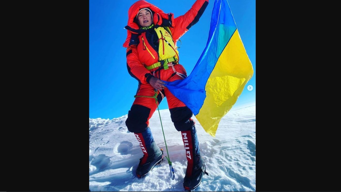 O femeie din Ucraina a urcat pe vârful Muntelui Everest pentru a demonstra ''invincibilitatea spiritului ucrainean''