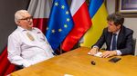 În ziua în care l-a decorat pe Lech Walesa care a câștigat lupta cu un sistem autoritar, Nicușor Dan spune că el nu poate lupta cu Sistemul care încearcă să domine o societate liberă