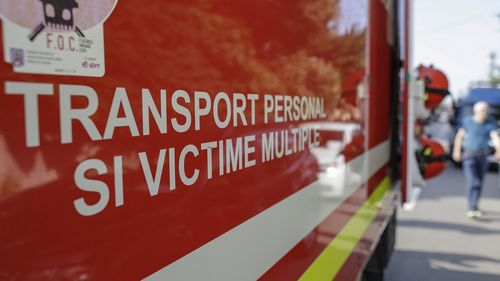 Accident cu 4 mașini și 13 persoane implicate, pe DN1 la Avrig / Doi copii răniți / A fost activat Planul roșu de intervenție la nivelul județului Sibiu / Traficul rutier este complet blocat