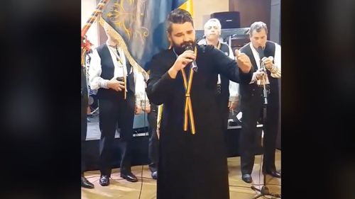 Preot din Covasna, vedetă pe „TikTok” / Părintele Tămaş are peste 50 de mii de fani şi milioane de vizualizări / ”Prin internet încerc să le dau o gură de oxigen multora”