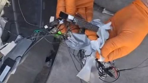 VIDEO Sindicatul Europol ironizează o „operațiune anticorupție” din MAI / ”Rugăminte: când montați tehnică pentru a culege date privind posibile fapte de corupție, fiți puțin mai atenți, că riscăm să ardem și probele, și colegii”