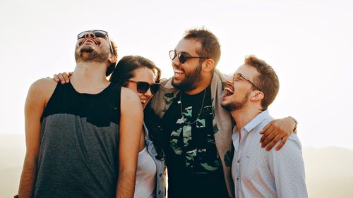 Șeful Airbnb explică schimbările din turism în era post-COVID: Oamenii vor căuta orașe mici și vor vrea să petreacă mai mult timp cu prietenii și familia