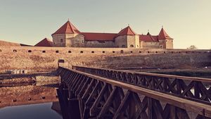 Peste 100 de cavaleri vor intra în Cetatea Făgăraș / Concerte, teatru, paradă medievală, demonstrații de luptă și expoziții