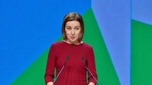 Maia Sandu, președinta Republicii Moldova: Profesorul se impune prin cunoștințe, printr-un comportament profesionist, printr-o atitudine echilibrată și deschisă față de copii, îi încurajează să învețe și să nu le fie frică de încercări și experimente