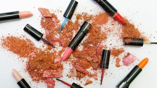 Boom-ul industriei de frumusețe se oprește brusc / L'Oréal și Estée Lauder Companies au invocat lipsa de inovație în cadrul brandurilor lor principale