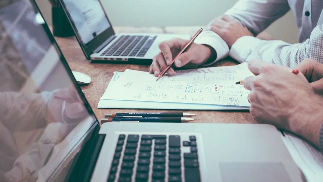 Ministerul Investițiilor anunță că în februarie se lansează două două apeluri de digitalizare a firmelor / Secretar de stat: ”Am încercat să includem pe toţi, mai puţin firmele de IT, care considerăm că sunt digitalizate”