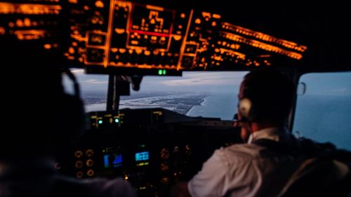 Un tânăr de 36 de ani, salvat de echipa de asistență medicală a Aeroportului Henri Coandă / A făcut infarct în timp ce se afla într-un avion pe ruta New Dehli – Frankfurt   