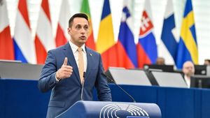 BREAKING Zece deputați din USR, PNL și AUR au anunțat că fac parte din noul Partid DREPT. Vlad Gheorghe (ex-USR), în discuții cu partidul pentru susținere la alegerile parlamentare - SURSE