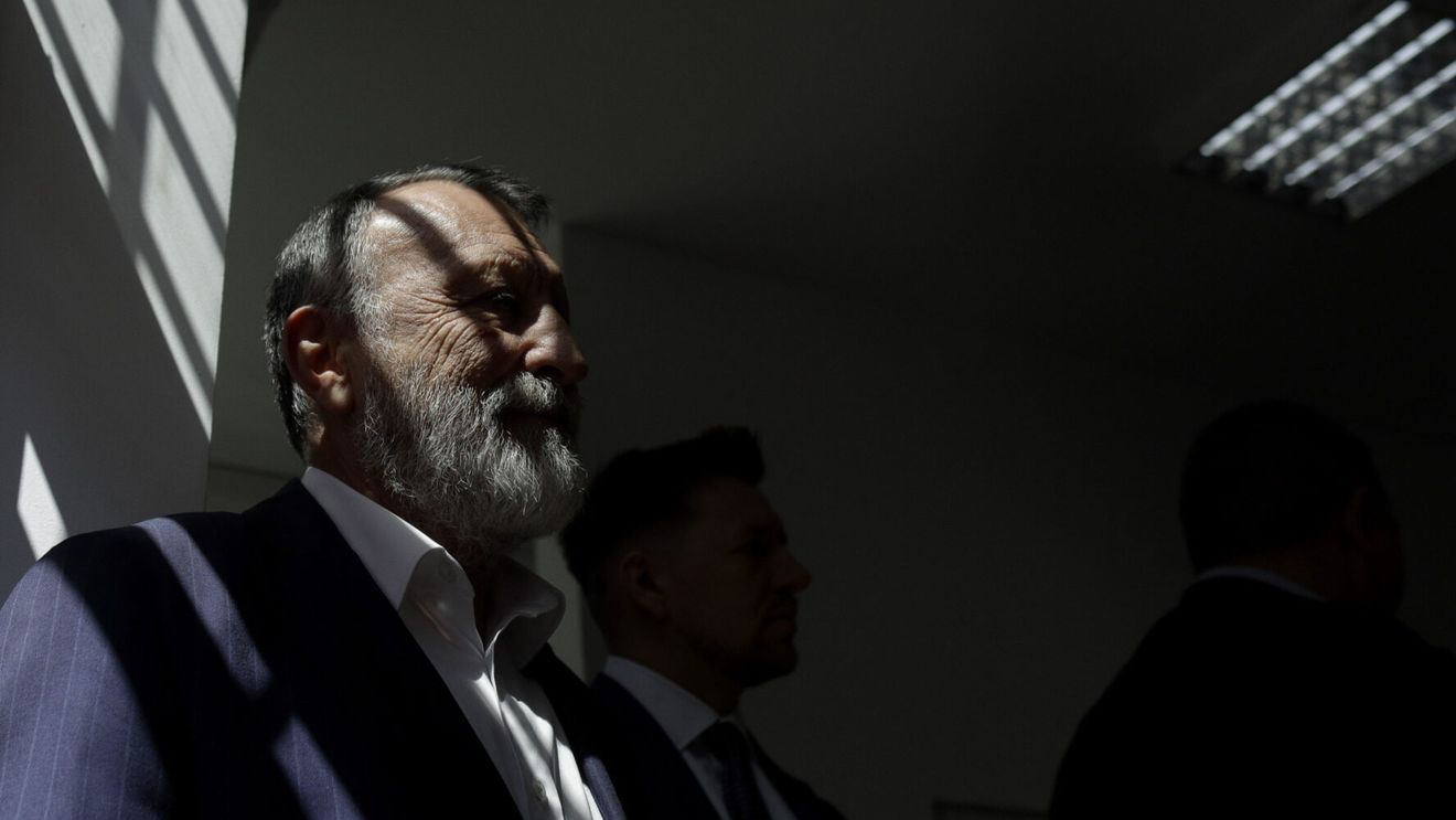 Degringoladă în PSD Olt, fieful baronului Paul Stănescu: demisii pe bandă rulantă din cauza salariilor de zeci de mii de lei de la stat, dosar de trafic de droguri, dosar de corupție din fonduri europene