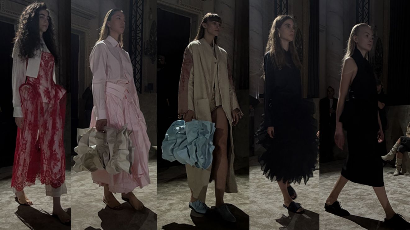 La Mercedes-Benz Bucharest Fashion Week, Carmen Secăreanu propune o colecție despre forța liniștii: volume sculpturale, materiale brute și o cromatică austeră care transformă emoția în design