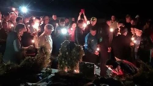 Victoria primarului decedat din Deveselu, sărbătorită la cimitir de susținătorii săi