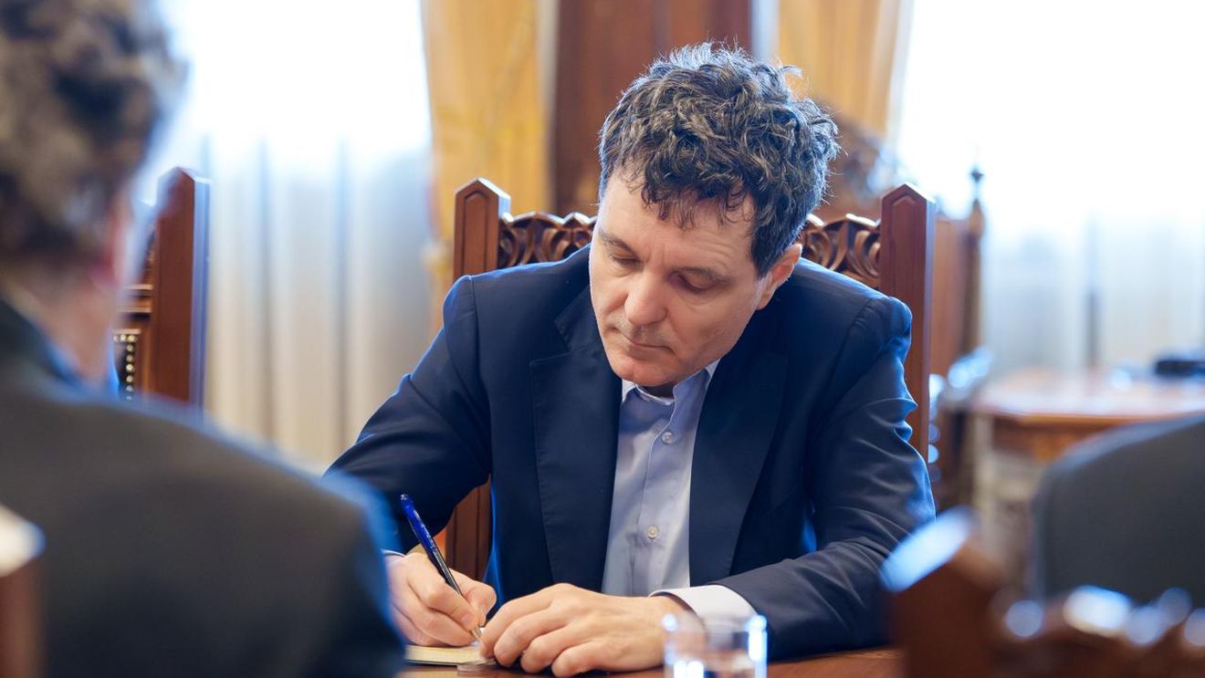 SURSE: Cine va urma dacă guvernul Tomac pică în Parlament: Președintele Nicușor Dan vrea refacerea coaliției PSD-PNL-USR-UDMR cu premier din cercul său de consilieri
