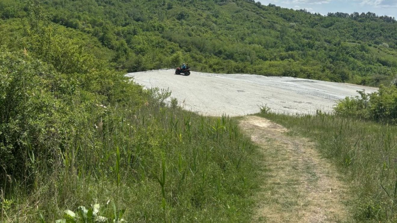 Vulcanii Noroioşi din Buzău, scanaţi cu drone pentru descifrarea structurii ascunse a terenului şi monitorizarea emisiilor de gaze