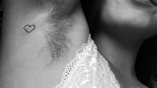 Lăsați-l să crească: Mișcarea „Januhairy” vrea să îmbrățișăm părul de pe corp