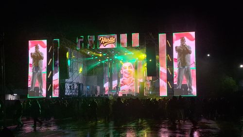 VIDEO Satoshi și Gheboasă au cântat în ploaie, în ultima seară de Hustle, la Costinești