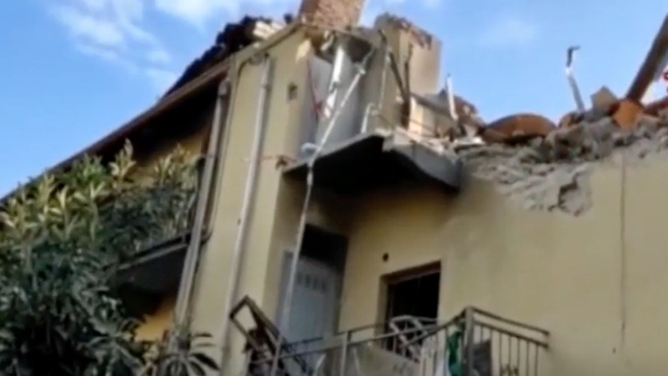 VIDEO Un bloc prăbușit la Torino, în urma unei explozii / Un român e internat în spital, în stare gravă / Un copil de 4 ani a decedat